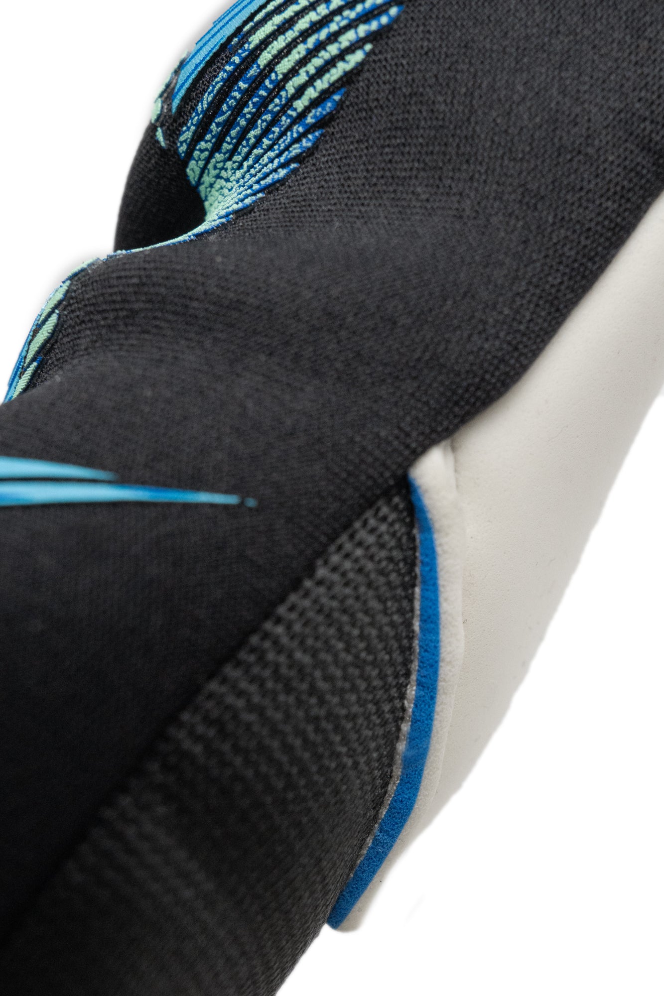 Attrakt Re:Grip Strapless